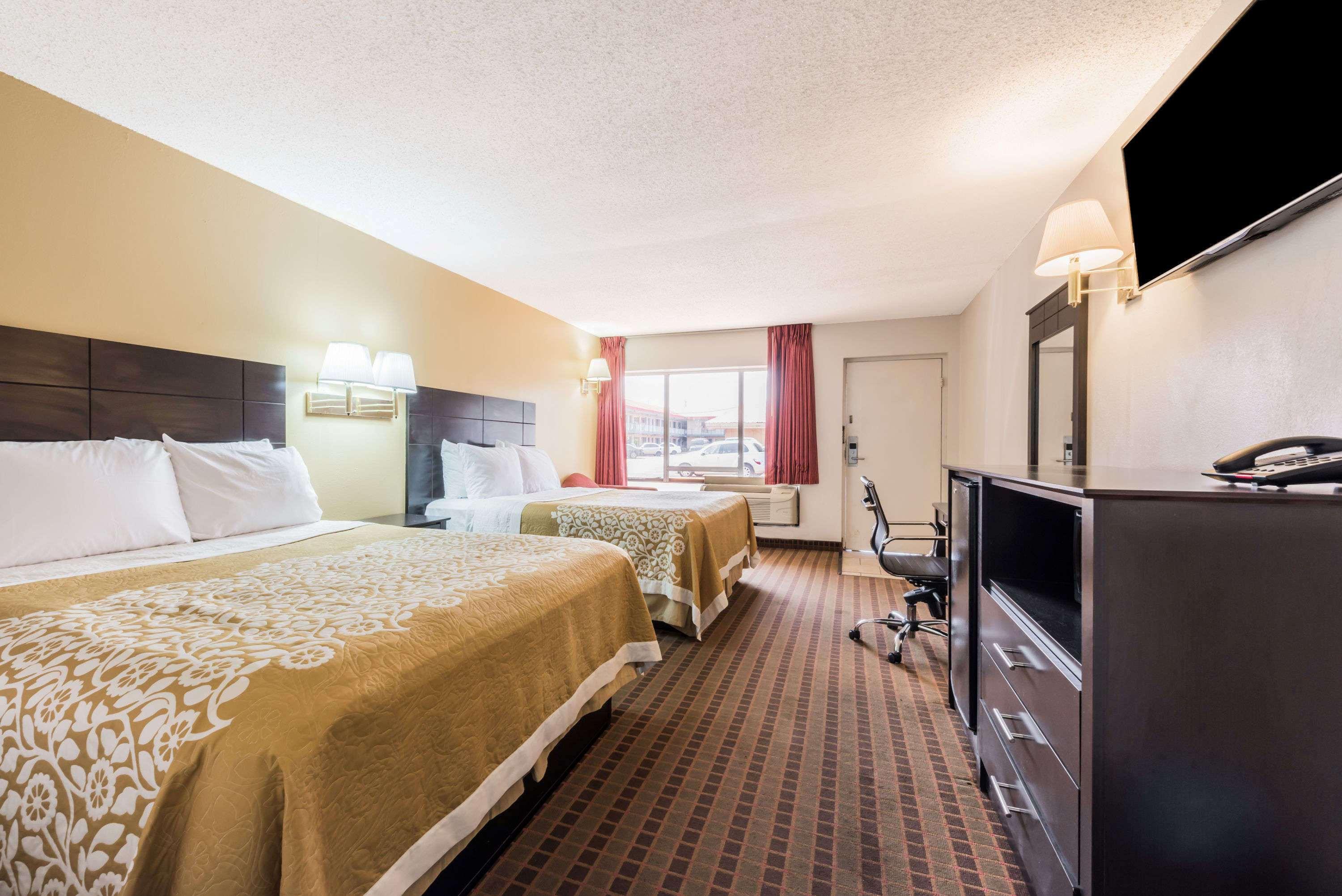 Days Inn South Fort Worth Buitenkant foto