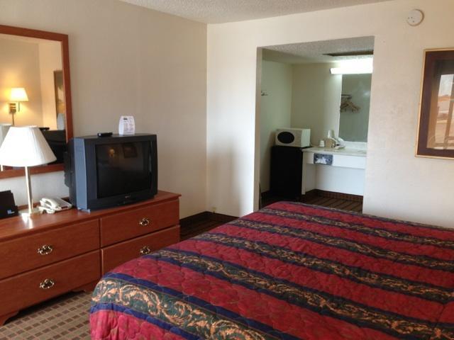 Days Inn South Fort Worth Buitenkant foto