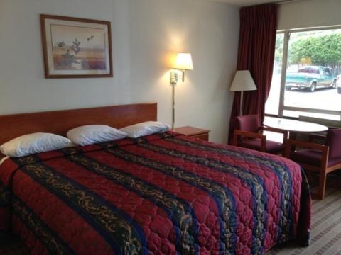 Days Inn South Fort Worth Buitenkant foto