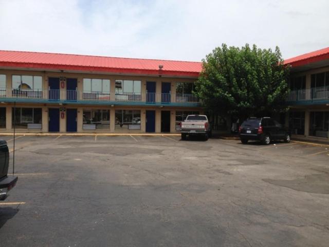 Days Inn South Fort Worth Buitenkant foto